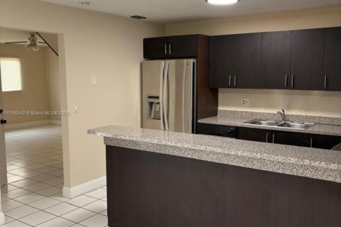 Adosado en venta en North Lauderdale, Florida, 3 dormitorios, 130.34 m2 № 1920782 - foto 13