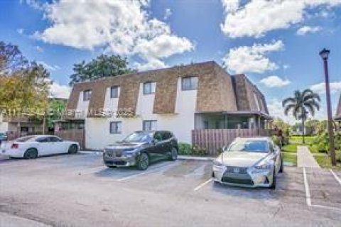 Adosado en venta en North Lauderdale, Florida, 3 dormitorios, 130.34 m2 № 1920782 - foto 1
