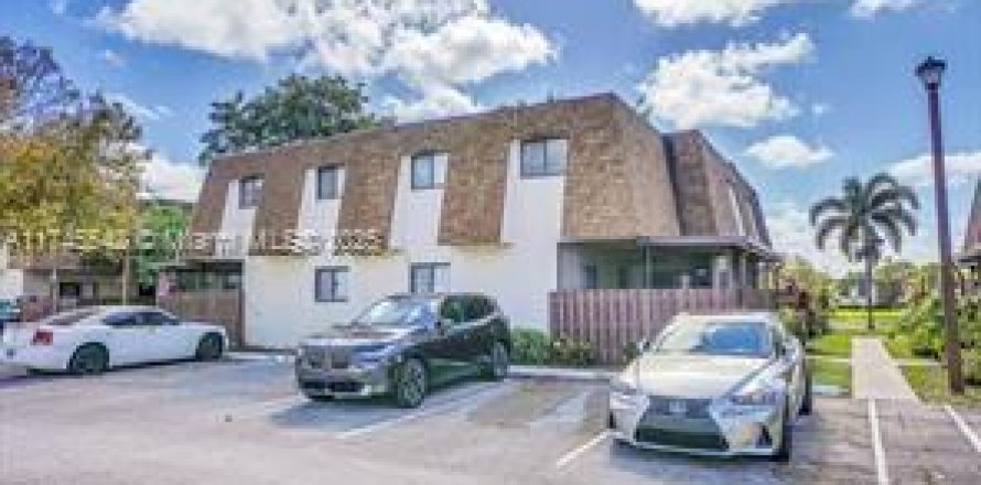 Adosado en North Lauderdale, Florida 3 dormitorios, 130.34 m2 № 1920782