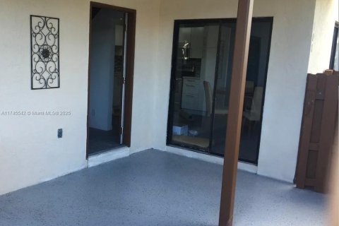 Adosado en venta en North Lauderdale, Florida, 3 dormitorios, 130.34 m2 № 1920782 - foto 9