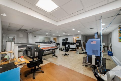 Commercial property in Miami, Florida № 1782094 - photo 22