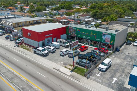 Commercial property in Miami, Florida № 1782094 - photo 3