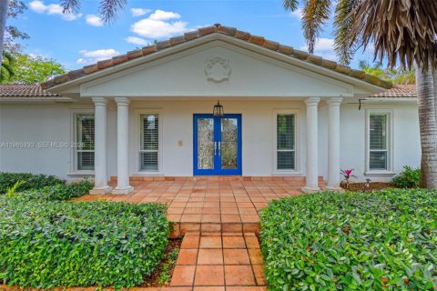 House in Pinecrest, Florida 3 bedrooms, 243.87 sq.m. № 2048262 - photo 4