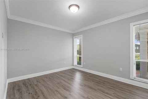 House in Pinecrest, Florida 3 bedrooms, 243.87 sq.m. № 2048262 - photo 29