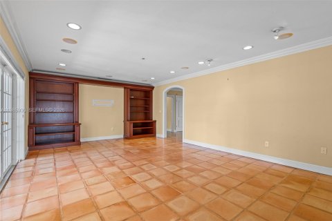 House in Pinecrest, Florida 3 bedrooms, 243.87 sq.m. № 2048262 - photo 16