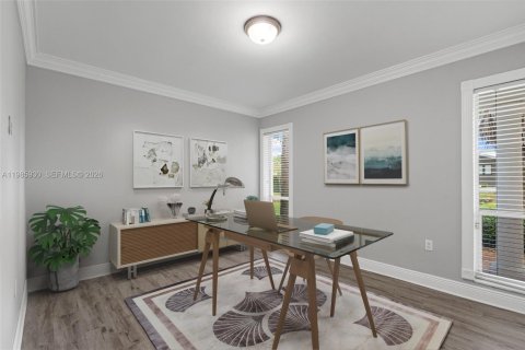 House in Pinecrest, Florida 3 bedrooms, 243.87 sq.m. № 2048262 - photo 28