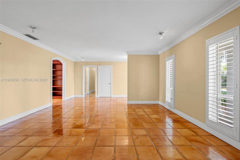 House in Pinecrest, Florida 3 bedrooms, 243.87 sq.m. № 2048262 - photo 7