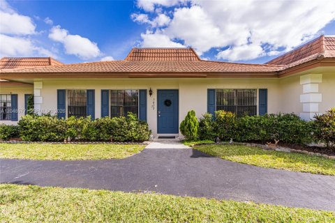House in Davie, Florida 2 bedrooms, 123.84 sq.m. № 2189789 - photo 2