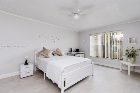 House in Davie, Florida 2 bedrooms, 123.84 sq.m. № 2189789 - photo 20