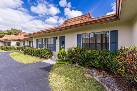 House in Davie, Florida 2 bedrooms, 123.84 sq.m. № 2189789 - photo 30