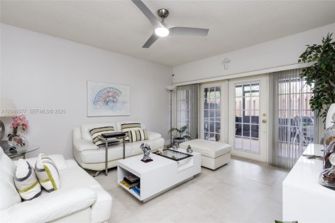House in Davie, Florida 2 bedrooms, 123.84 sq.m. № 2189789 - photo 4
