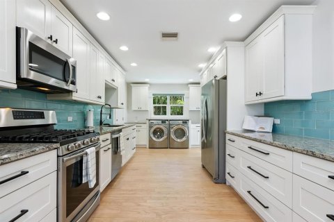 Villa ou maison à vendre à Sarasota, Floride: 3 chambres, 159.05 m2 № 2148143 - photo 13