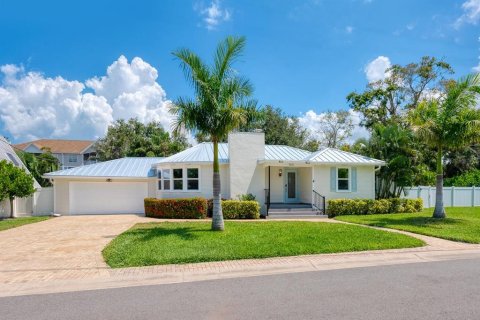 Villa ou maison à vendre à Sarasota, Floride: 3 chambres, 159.05 m2 № 2148143 - photo 2
