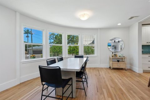Villa ou maison à vendre à Sarasota, Floride: 3 chambres, 159.05 m2 № 2148143 - photo 11