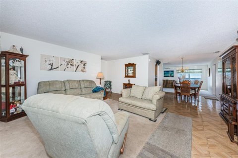 Villa ou maison à vendre à Pinellas Park, Floride: 2 chambres, 166.48 m2 № 2116595 - photo 6