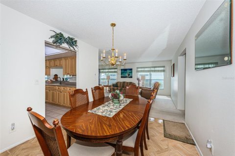 Villa ou maison à vendre à Pinellas Park, Floride: 2 chambres, 166.48 m2 № 2116595 - photo 11