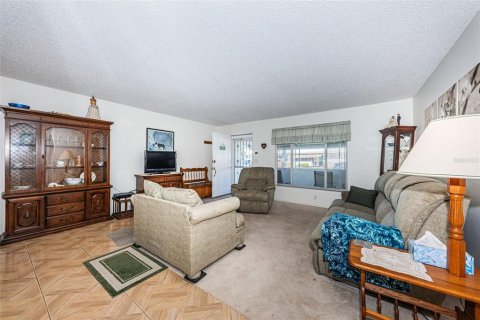 Villa ou maison à vendre à Pinellas Park, Floride: 2 chambres, 166.48 m2 № 2116595 - photo 9