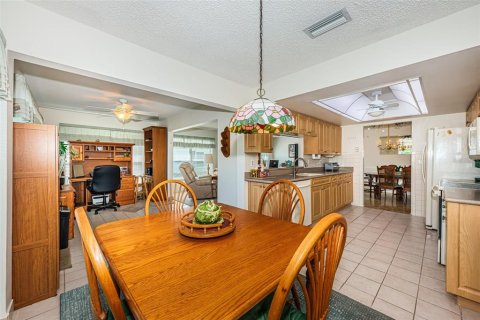 Villa ou maison à vendre à Pinellas Park, Floride: 2 chambres, 166.48 m2 № 2116595 - photo 17