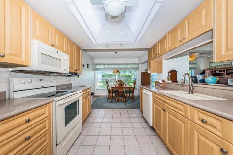 Villa ou maison à vendre à Pinellas Park, Floride: 2 chambres, 166.48 m2 № 2116595 - photo 13