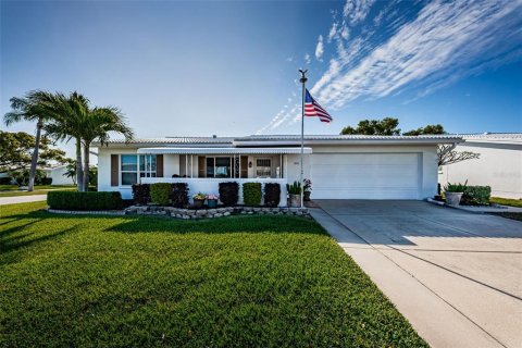Villa ou maison à vendre à Pinellas Park, Floride: 2 chambres, 166.48 m2 № 2116595 - photo 2