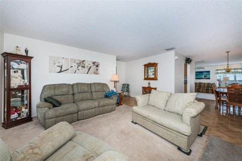 Villa ou maison à vendre à Pinellas Park, Floride: 2 chambres, 166.48 m2 № 2116595 - photo 7