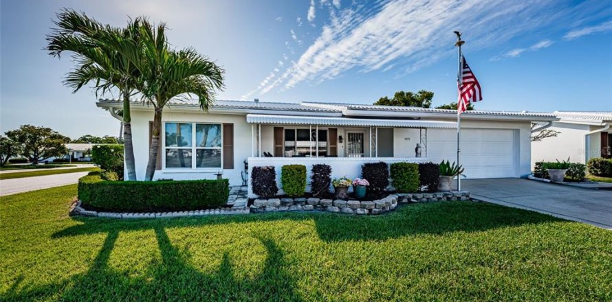 Villa ou maison à Pinellas Park, Floride 2 chambres, 166.48 m2 № 2116595