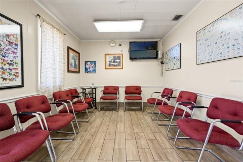 Commercial property in Tampa, Florida 249.72 sq.m. № 2230980 - photo 4