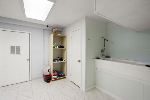 Commercial property in Tampa, Florida 249.72 sq.m. № 2230980 - photo 17