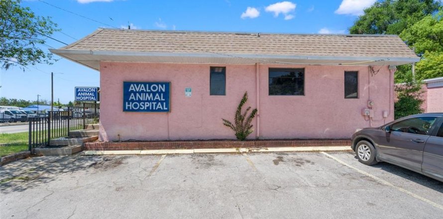 Commercial property in Tampa, Florida 249.72 sq.m. № 2230980