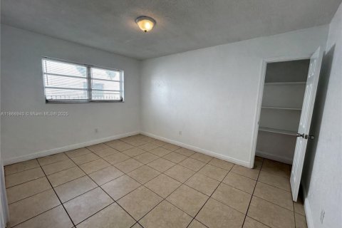 Снять в аренду квартиру в Майами, Флорида 2 спальни, 75.25м2, № 1897655 - фото 9
