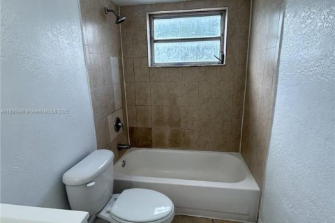 Снять в аренду квартиру в Майами, Флорида 2 спальни, 75.25м2, № 1897655 - фото 11