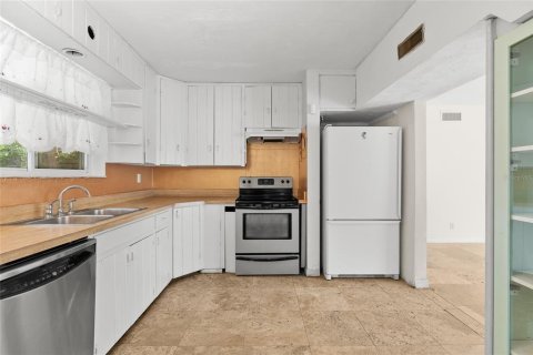 House in Winter Park, Florida 4 bedrooms, 167.6 sq.m. № 1849988 - photo 9