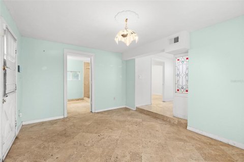 House in Winter Park, Florida 4 bedrooms, 167.6 sq.m. № 1849988 - photo 19