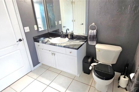 House in Lehigh Acres, Florida 3 bedrooms, 118.36 sq.m. № 2330689 - photo 14