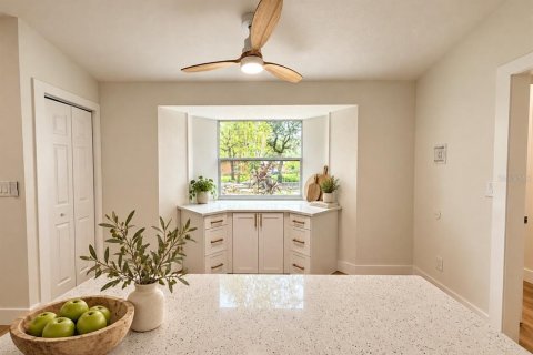 House in Clearwater, Florida 3 bedrooms, 142.33 sq.m. № 2426041 - photo 10