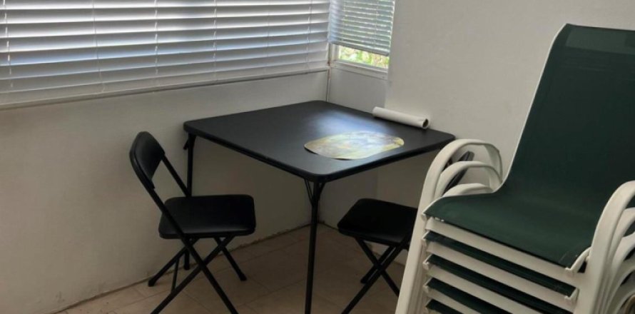 Condo in West Palm Beach, Florida, 2 bedrooms № 1160400