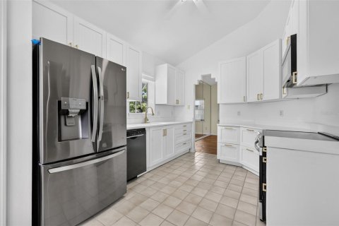 Villa ou maison à vendre à Orlando, Floride: 4 chambres, 192.68 m2 № 2360631 - photo 15