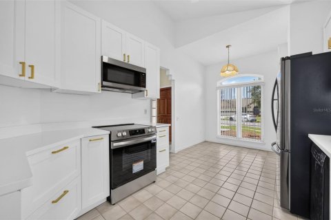 Villa ou maison à vendre à Orlando, Floride: 4 chambres, 192.68 m2 № 2360631 - photo 14