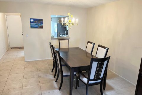 Condo in Palm Harbor, Florida, 2 bedrooms № 2199936 - photo 8