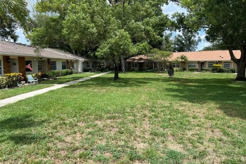 Condo in Palm Harbor, Florida, 2 bedrooms № 2199936 - photo 3
