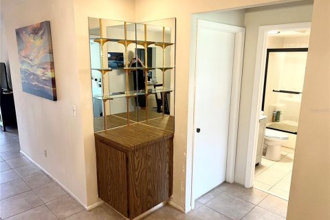 Condo in Palm Harbor, Florida, 2 bedrooms № 2199936 - photo 7
