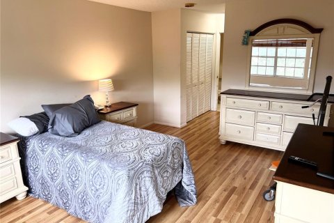 Condo in Palm Harbor, Florida, 2 bedrooms № 2199936 - photo 14
