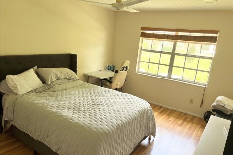 Condo in Palm Harbor, Florida, 2 bedrooms № 2199936 - photo 17
