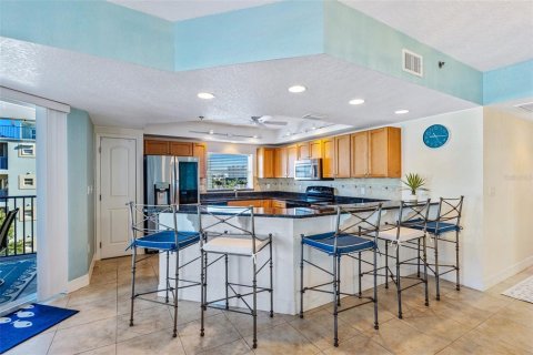 Condo in New Smyrna Beach, Florida, 3 bedrooms  № 1800013 - photo 13
