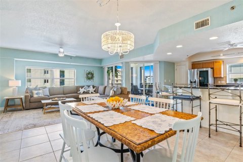 Condo in New Smyrna Beach, Florida, 3 bedrooms  № 1800013 - photo 17