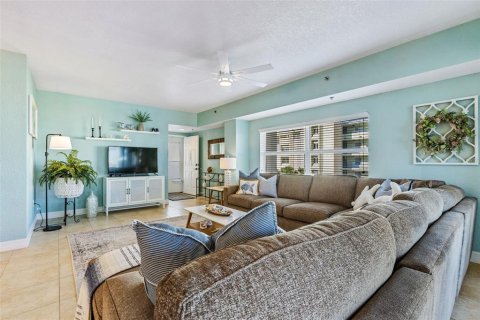 Condo in New Smyrna Beach, Florida, 3 bedrooms  № 1800013 - photo 12