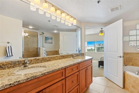 Condo in New Smyrna Beach, Florida, 3 bedrooms  № 1800013 - photo 27