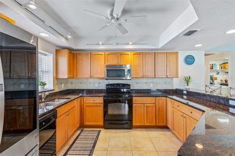 Condo in New Smyrna Beach, Florida, 3 bedrooms  № 1800013 - photo 14