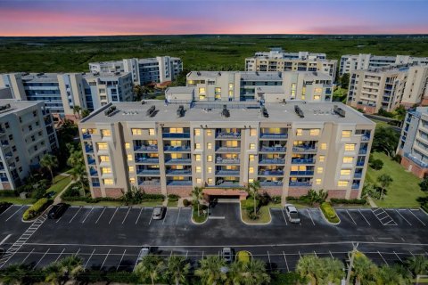 Condo in New Smyrna Beach, Florida, 3 bedrooms  № 1800013 - photo 2