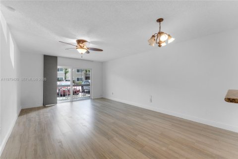 Copropriété à louer à Miami, Floride: 2 chambres, 74.69 m2 № 2046345 - photo 7